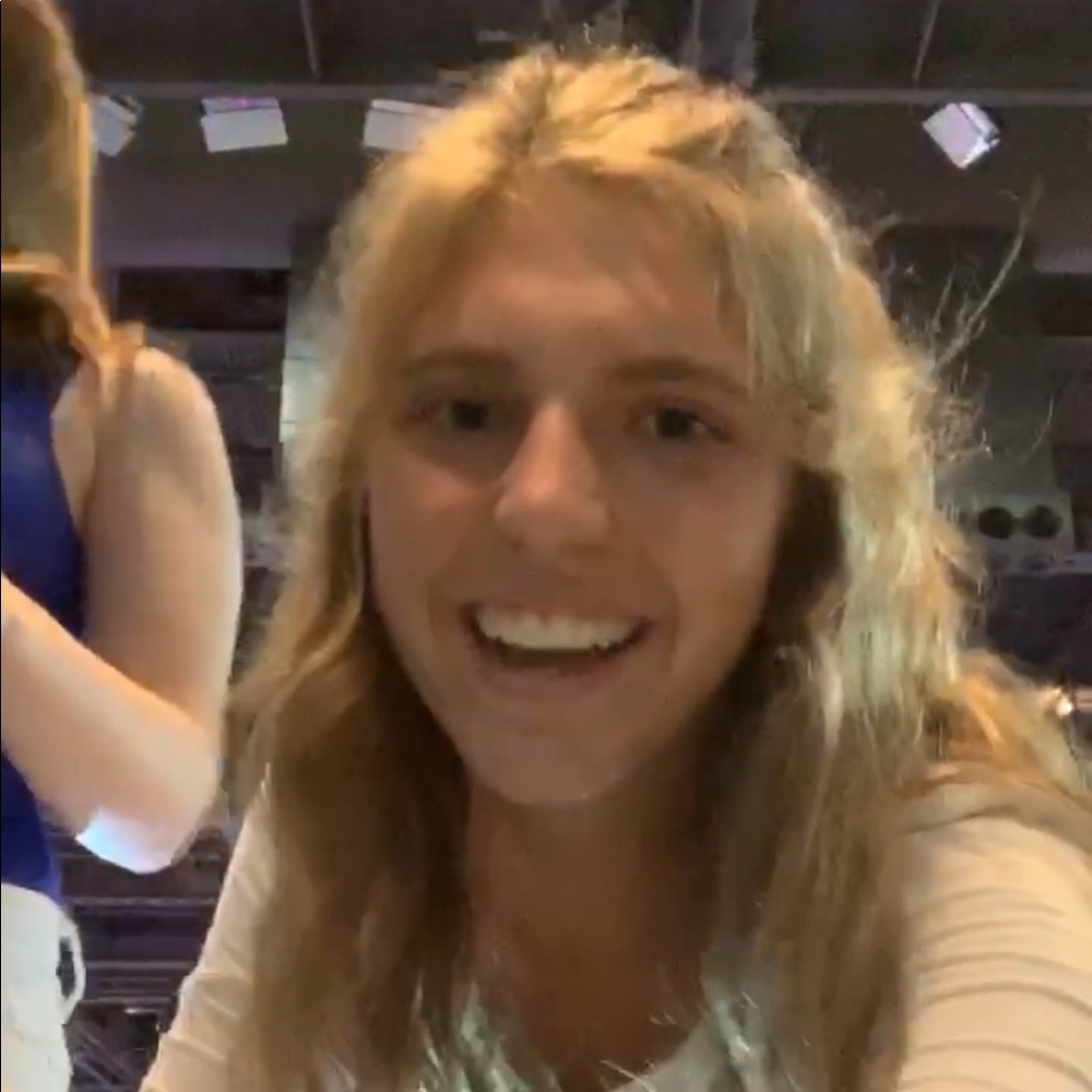 Meet your Posher, Julia